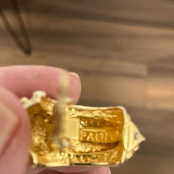 Paolo Gucci Signed Vintage Half Hoop Clip on Gold Plated Earrings. - Picture 7 of 7